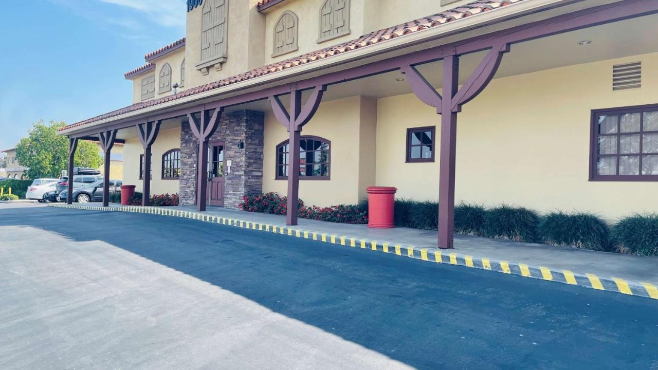 Best Western Corona Hotel & Suites Exteriör bild