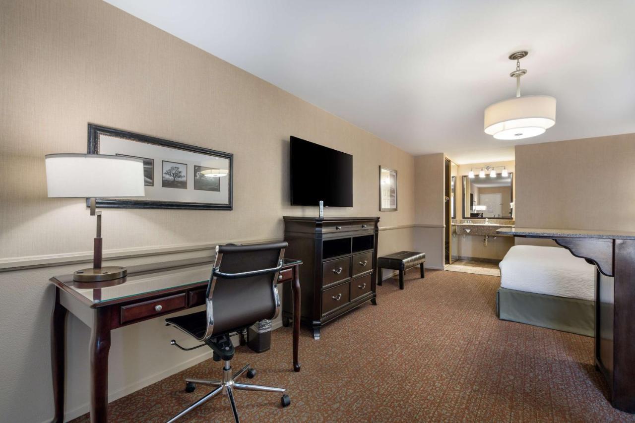 Best Western Corona Hotel & Suites Exteriör bild